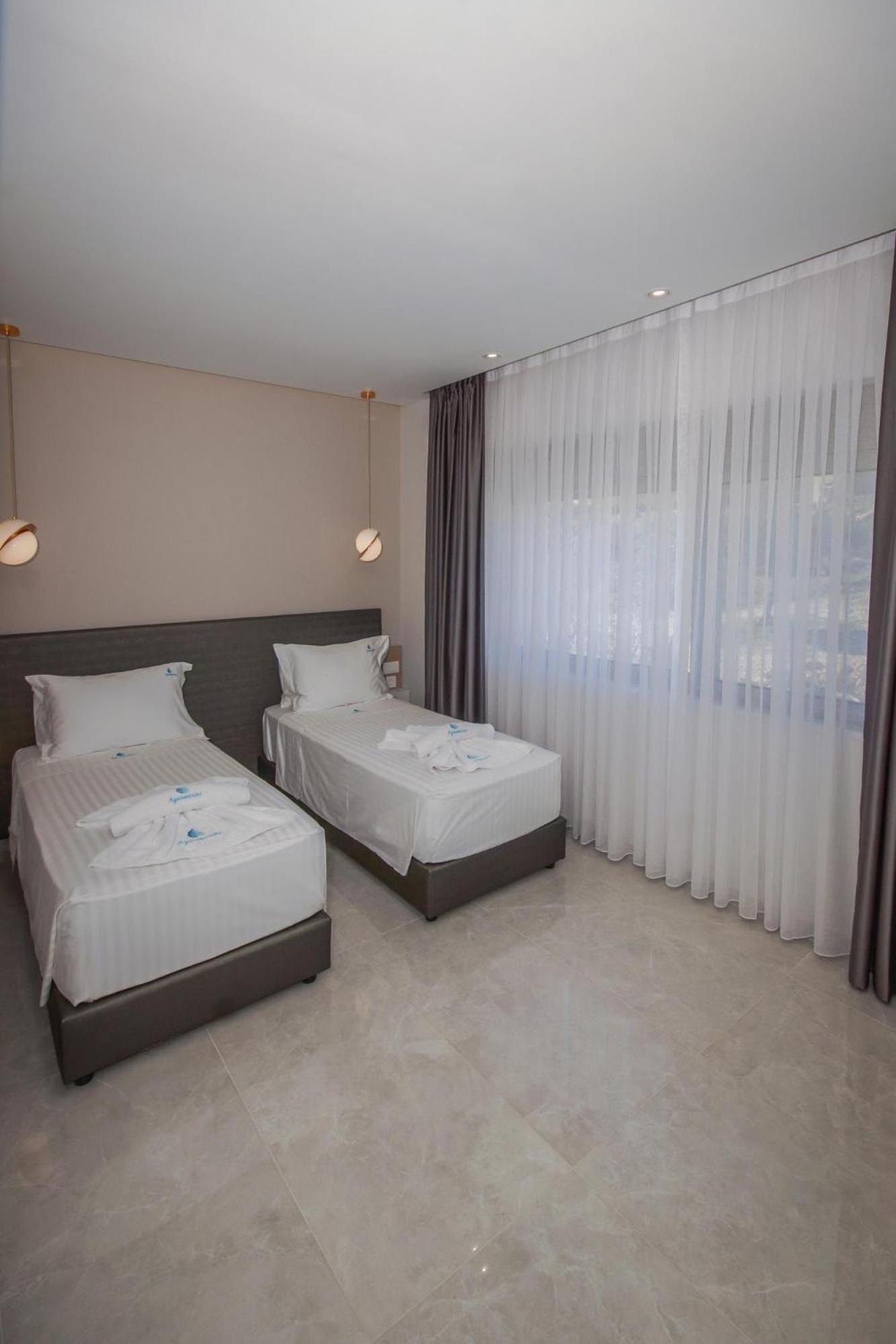 Aquamarine Luxury Suites Archangelos  Buitenkant foto
