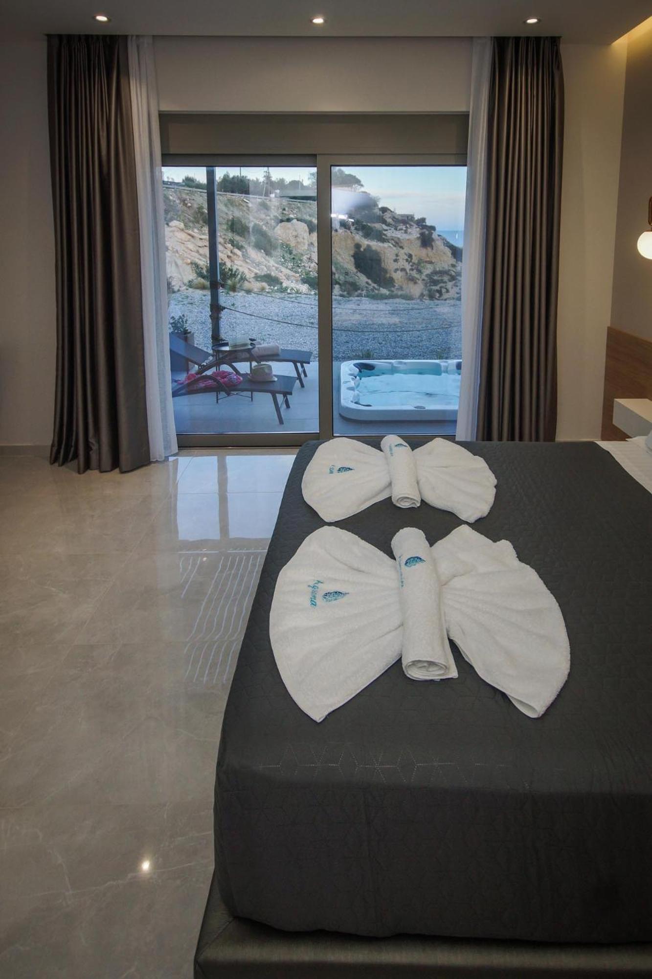 Aquamarine Luxury Suites Archangelos  Buitenkant foto
